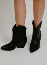 Willie Cowgirl Boots - Black