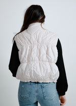 Mountain Weekend Quilted Vest - Cream