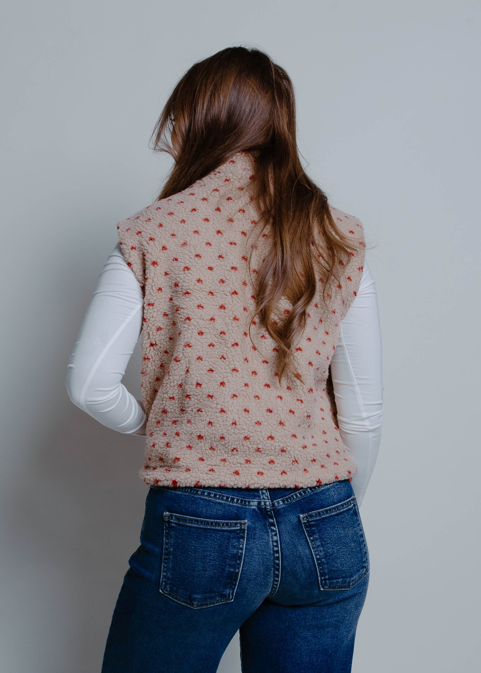 The Leila Fleece Vest - Taupe/ Red